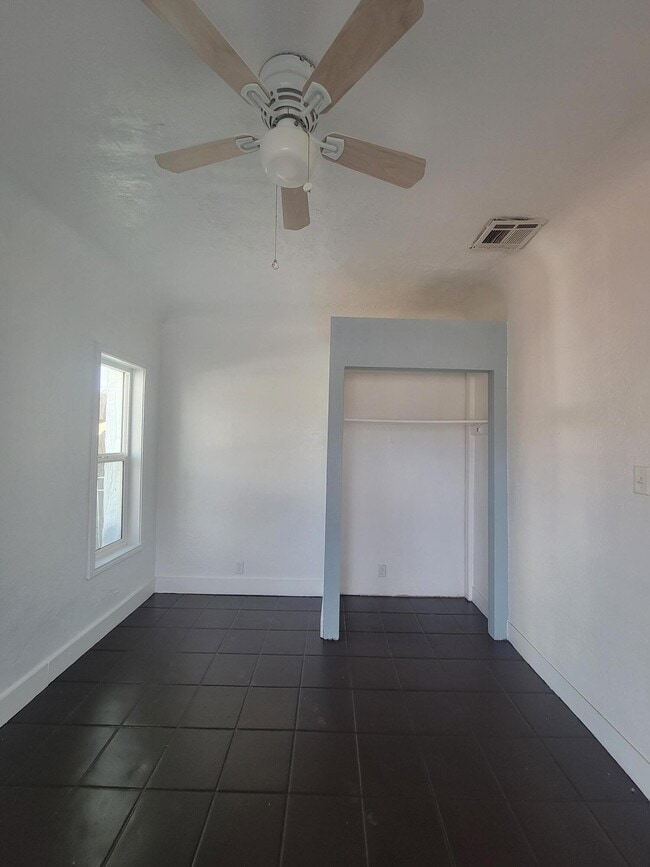 Building Photo - 1514 N Stanton St