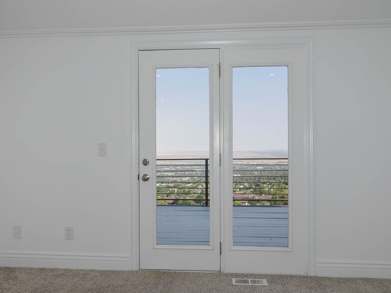 Building Photo - 2368 Maple Hills Dr