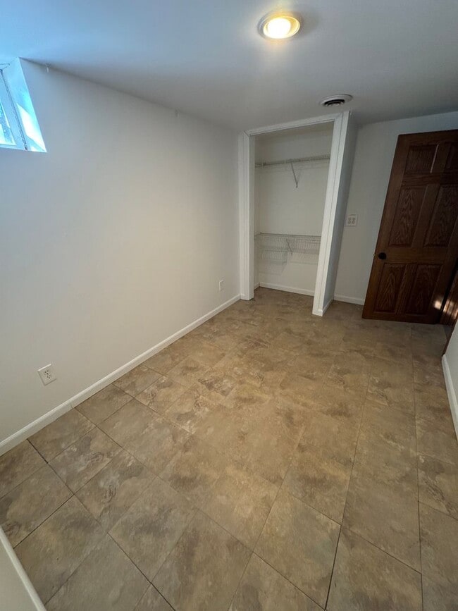 Building Photo - Single Family Home - GREAT Location - High End Finishes