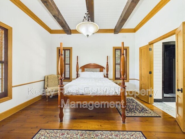 Building Photo - 104 Studio Ct