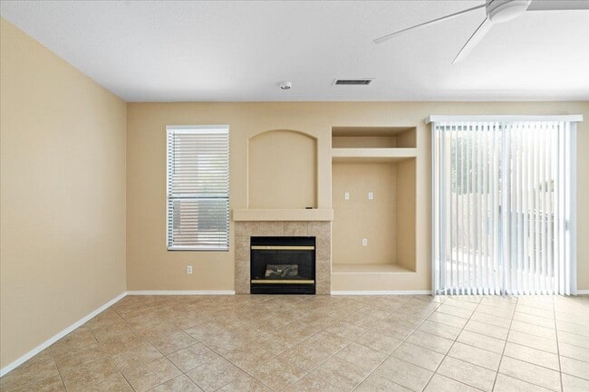 Building Photo - 6349 W Desert Hollow Dr
