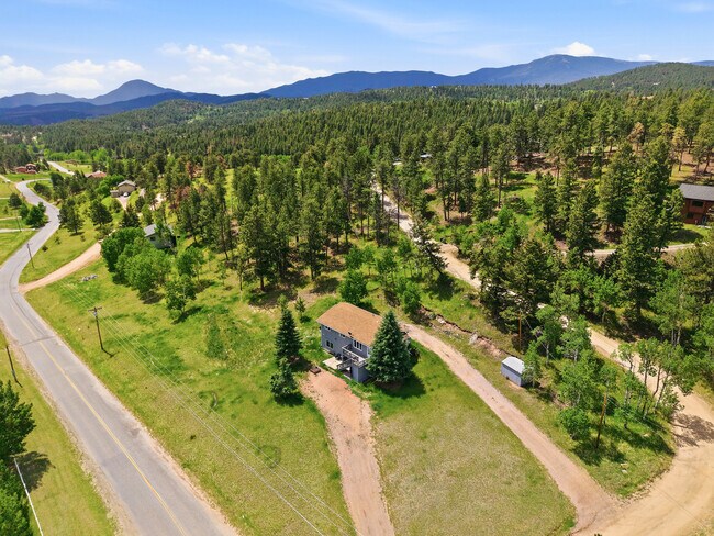 Building Photo - 836 Sleepy Hollow Dr