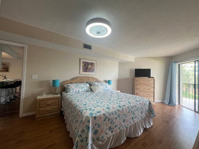 Building Photo - BEAUTIFUL and Renovated Riverfront Furnished Condo 2 Bedrooms, 2 Bathrooms