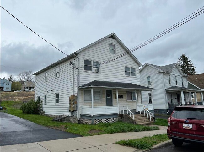 Primary Photo - 149 Wood St