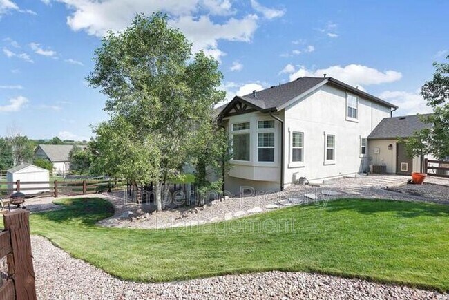 Building Photo - 2030 Silver Creek Dr