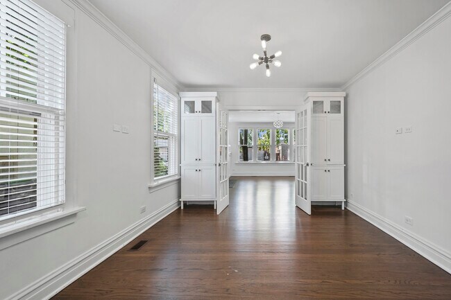 Building Photo - 2541 Ewing Ave
