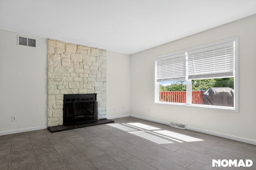 Building Photo - 125 Cedar Hill Rd
