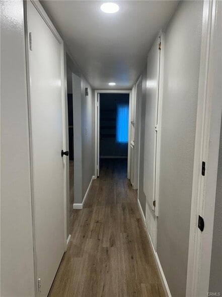 Building Photo - 10416 Larwin Ave