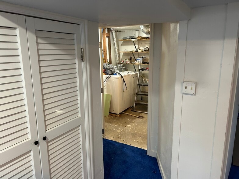 Building Photo - 355 W 200 N