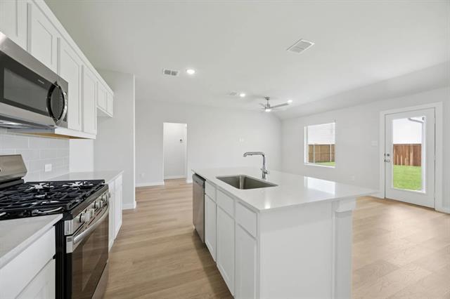 Building Photo - 737 Poppy Ln