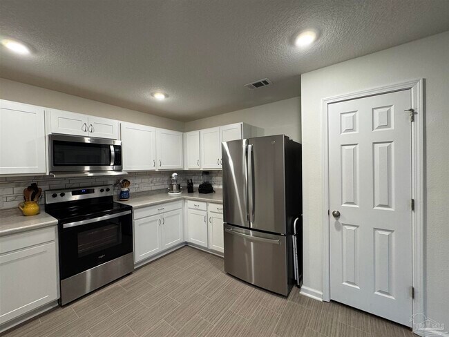 Building Photo - 4336 Jitterbug St