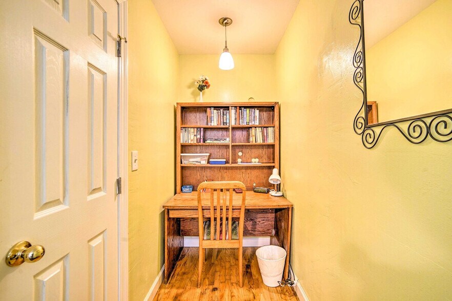 Building Photo - 2475 Armstrong Pl