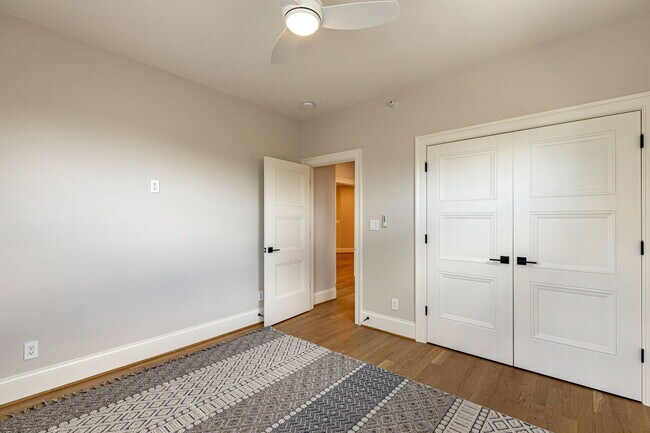Building Photo - 1000 Kelton Cottage Way