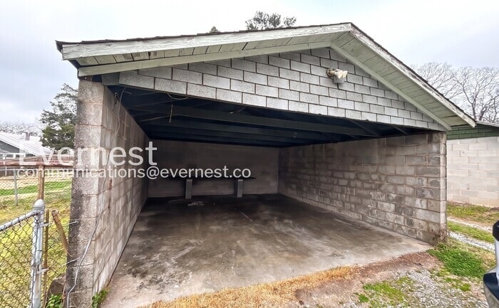 Building Photo - 1125 Highland Dr