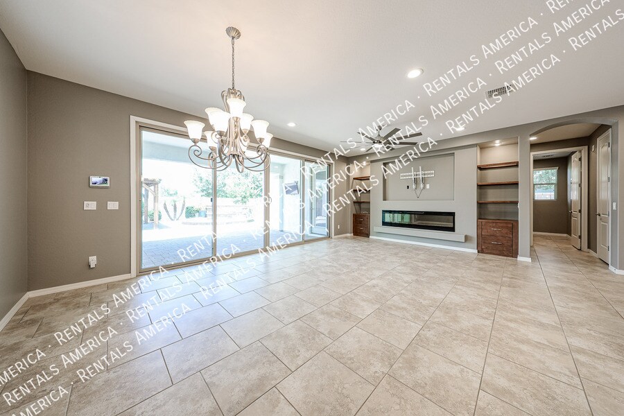Building Photo - 20658 E Raven Dr