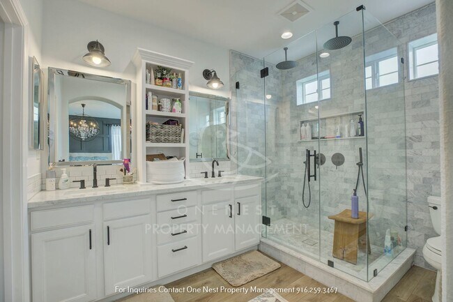 Building Photo - Upgraded Lincoln Crossing Oasis | Walking distance to MANY ammenities