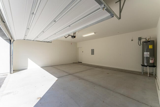 Building Photo - 432 S 32nd St