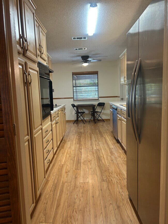 Building Photo - 2205 Forest Trail