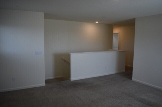 Building Photo - 624 Suzanne Dr