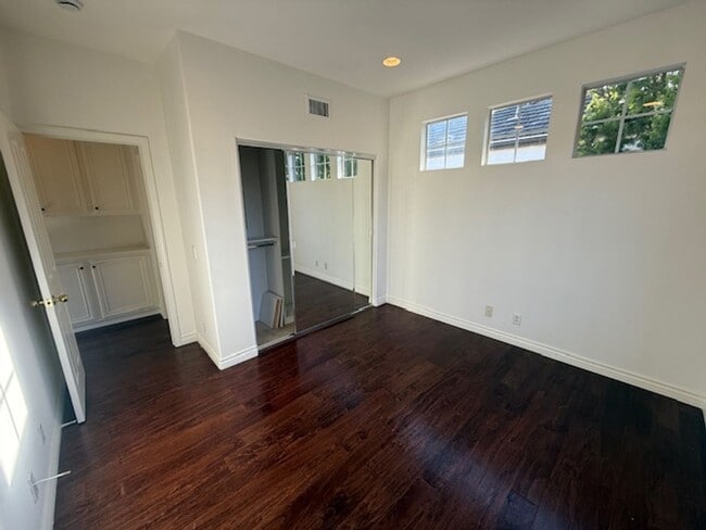 Building Photo - 3bdr Home located in the Prestigious Gated...
