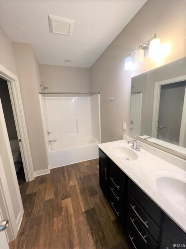 Building Photo - 5943 Brookstone Dr