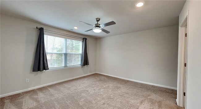 Master Bedroom - 210 Chandler Ct