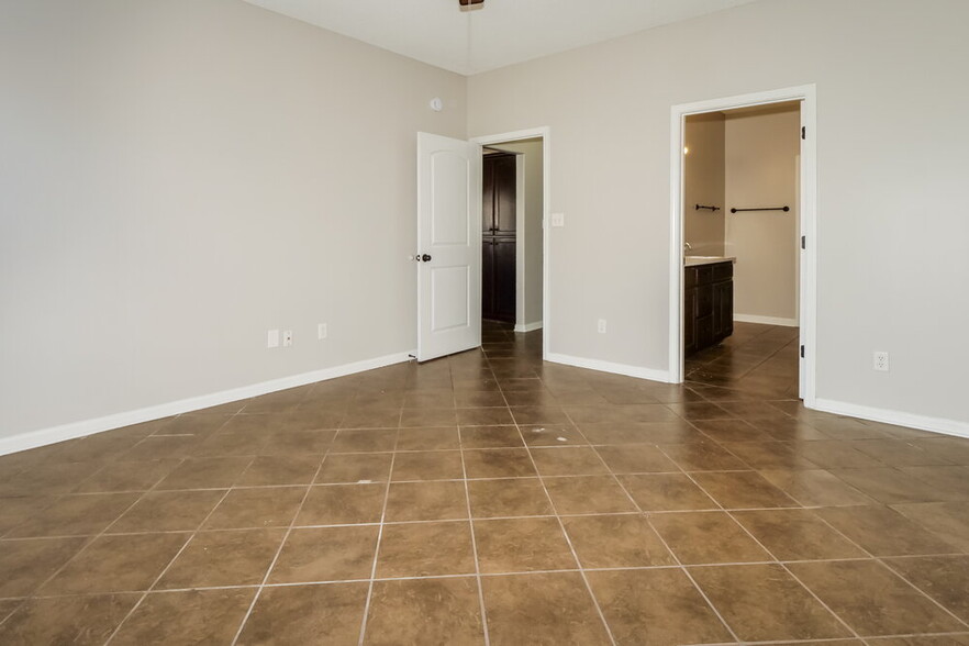 Building Photo - 4315 Markston Dr