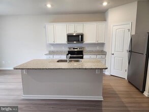 Building Photo - 69 Cramsford St