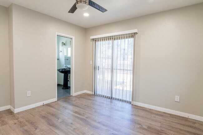 Building Photo - 6765 Lemon Ave