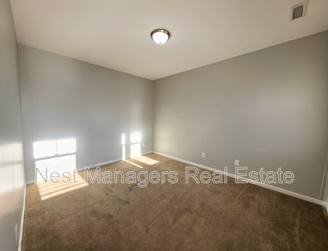 Building Photo - 825 Running Horse Ln