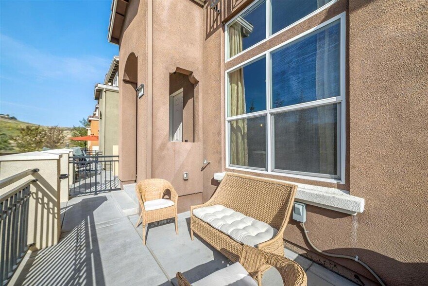 Building Photo - 353 Esfahan Ct