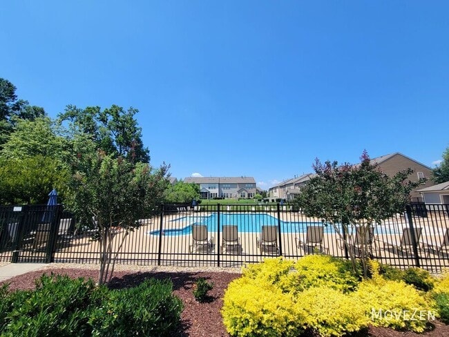 Building Photo - 104 Brier Crossings Loop