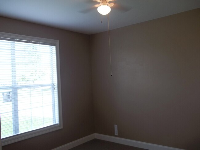 Bedroom 3 - 612 Quence Dr