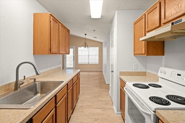 Building Photo - 220 Sailmaster St