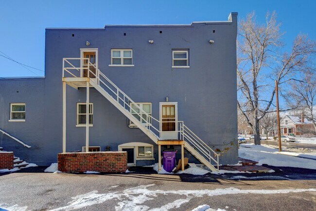 Building Photo - 4BR/2BA Beautiful Historic Home in the Highlands! AVAIL 5/15