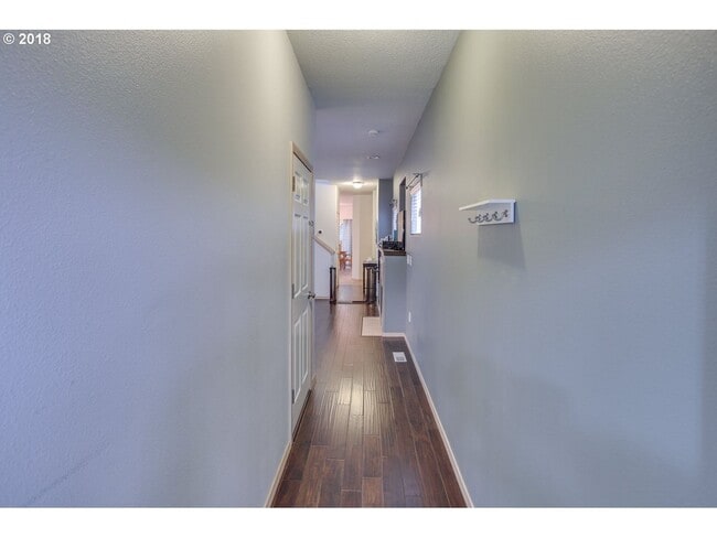 Building Photo - Charming North Portland 3 Bed 2.5 Bath Ken...