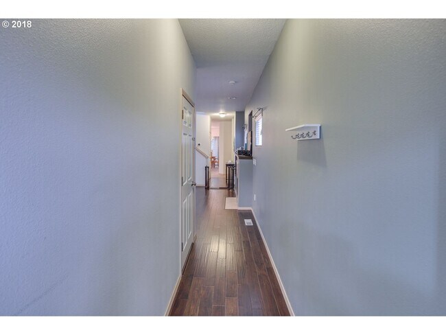 Building Photo - Charming North Portland 3 Bed 2.5 Bath Kenton Neighborhood House ~ Garage, A/C & Washer & Dryer!
