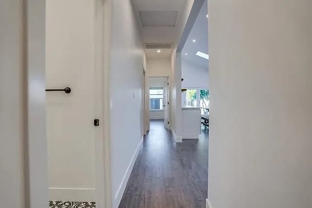 Building Photo - 356 W 15th St