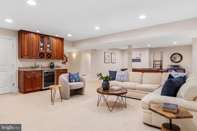 Building Photo - 1576 Bay Head Rd