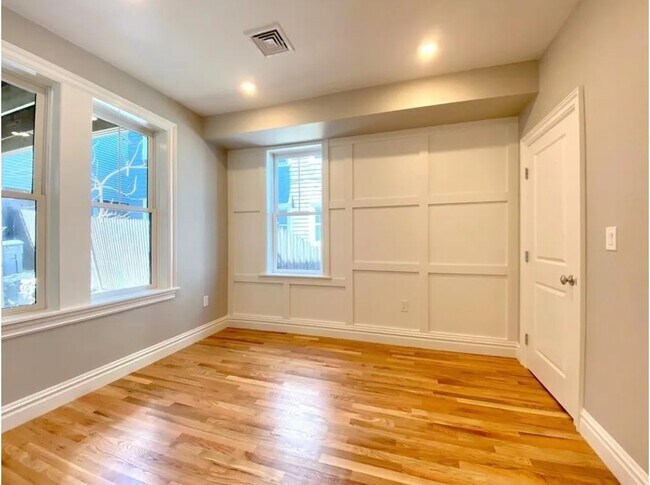 Building Photo - 17-17 Tremont St