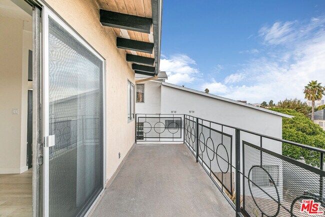 Primary Photo - 2637 S Centinela Ave