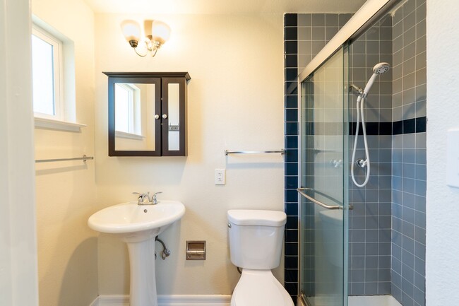Building Photo - Lovely 4 bedroom home in Morgan Hill!