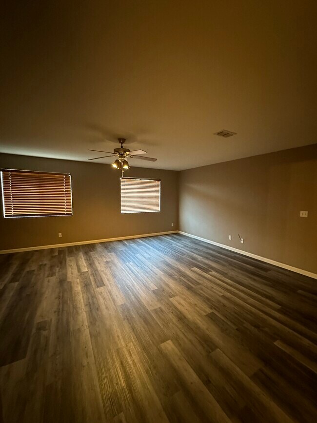 Building Photo - 2171 Eaton Dr