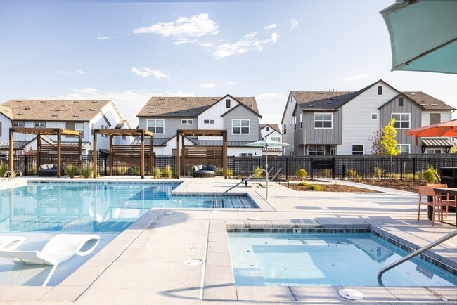 Building Photo - VellaTerra Townhomes