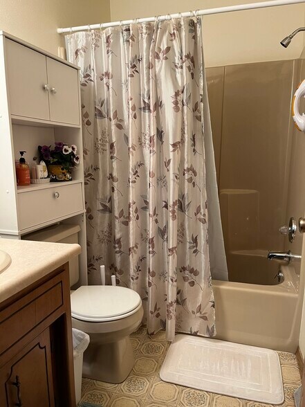 Building Photo - 1113 Gilbert St