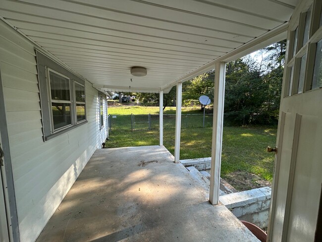 Building Photo - 891 Fish Hatchery Ln
