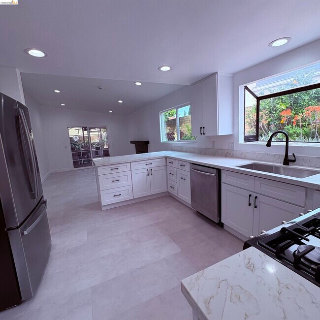 Building Photo - 1101 Hourglass Pl