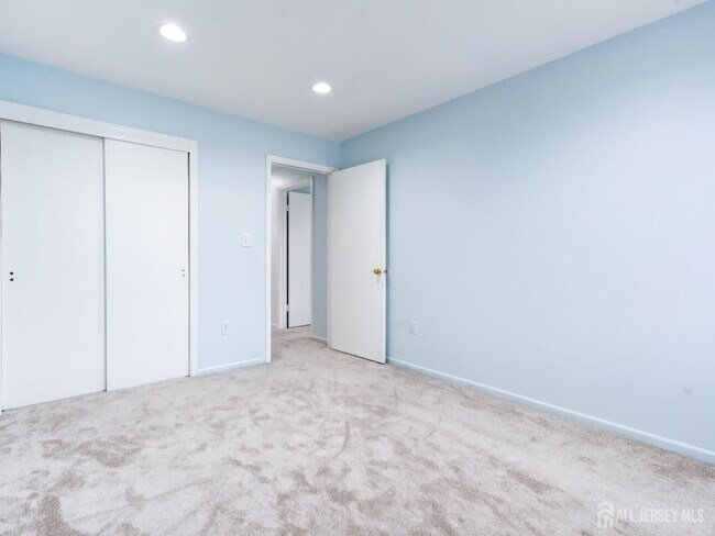 Building Photo - 401 Jesse Way