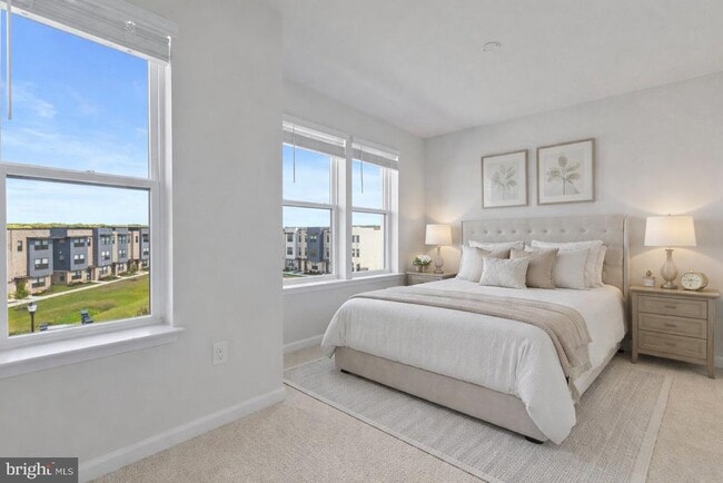 Building Photo - 344 Ensemble Wy