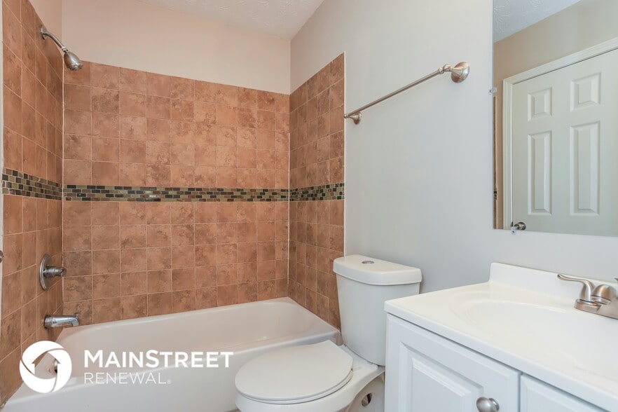 Building Photo - 8415 N Pond Ct